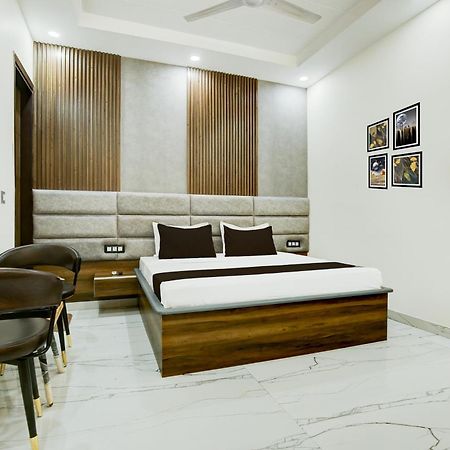 Hotel O Platinum Zirakpur Εξωτερικό φωτογραφία