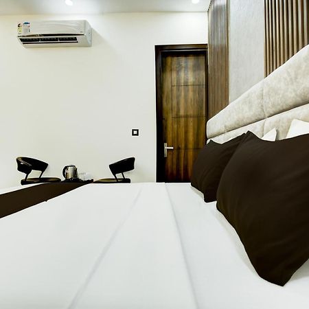 Hotel O Platinum Zirakpur Εξωτερικό φωτογραφία
