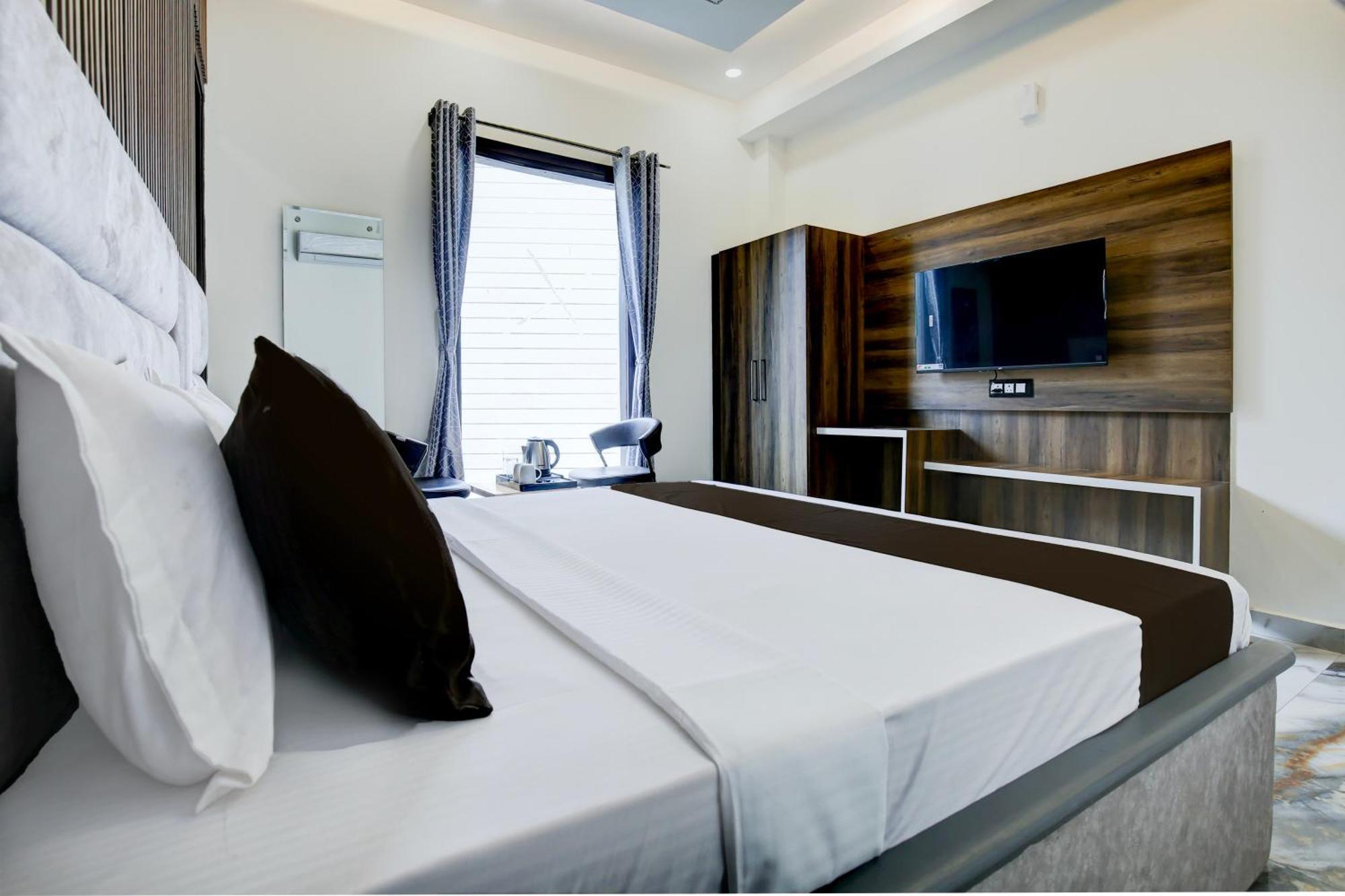 Hotel O Platinum Zirakpur Εξωτερικό φωτογραφία