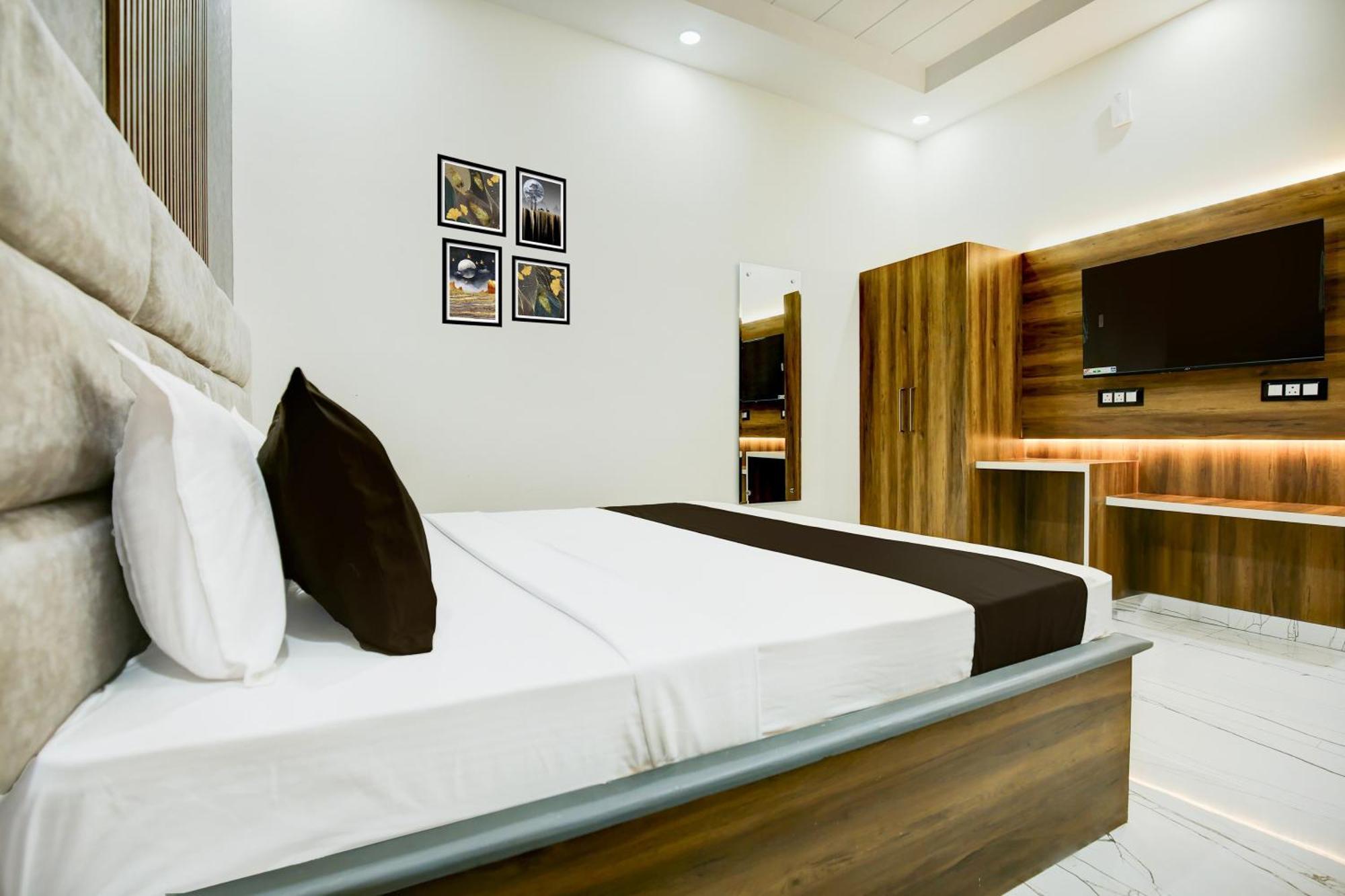Hotel O Platinum Zirakpur Εξωτερικό φωτογραφία